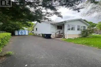 42 Fairwood Cres, Toronto, Ontario M1E 3T3, 2 Bedrooms Bedrooms, 4 Rooms Rooms,1 BathroomBathrooms,All Houses,Sold,Fairwood,E8362652