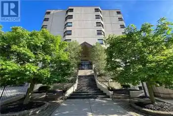 11 COBOURG St Unit# 103, Stratford, Ontario N5A 3E4, 2 Bedrooms Bedrooms, 8 Rooms Rooms,2 BathroomsBathrooms,Condo,Sold,COBOURG,X10779988