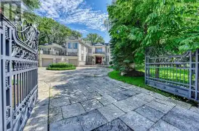 33 Boulevard Vaughan (Uplands) Ontario L4J1H3