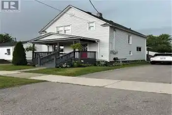 277 CENTRAL Ave, Fort Erie, Ontario L2A 3T4, 3 Bedrooms Bedrooms, 9 Rooms Rooms,2 BathroomsBathrooms,All Houses,Sold,CENTRAL,X9412212