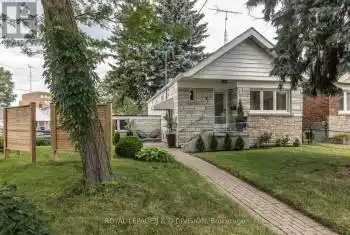 4 Joanith Dr, Toronto, Ontario M4B 1S7, 2 Bedrooms Bedrooms, 5 Rooms Rooms,2 BathroomsBathrooms,All Houses,Sold,Joanith,E9055697