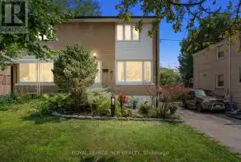 7 Kentucky Ave, Toronto, Ontario M6S 2N6, 3 Bedrooms Bedrooms, 6 Rooms Rooms,2 BathroomsBathrooms,All Houses,Sold,Kentucky,W9236279