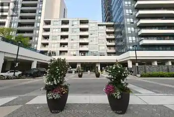 7900 Bathurst St Unit# 525, Vaughan, Ontario L4J 0J9, 1 Bedroom Bedrooms, 5 Rooms Rooms,1 BathroomBathrooms,Condo,Sold,Bathurst,N9348685