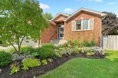 6 Wintergreen Court Peterborough (Monaghan) Ontario K9K2J8