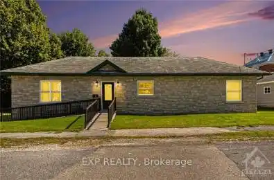 30 HALTON Street Perth Ontario K7H2C2