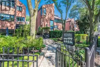 10 Walker Ave Unit# 115, Toronto, Ontario M4V 1G2, 3 Bedrooms Bedrooms, 7 Rooms Rooms,3 BathroomsBathrooms,All Houses,Sold,Walker,C9355800