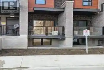 26 Lytham Green Circ Unit# 20, Newmarket, Ontario L3Y 0H5, 2 Bedrooms Bedrooms, 6 Rooms Rooms,2 BathroomsBathrooms,All Houses,Rented,Lytham Green,N9360035