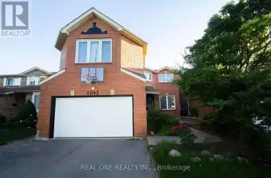 4042 Crescent Mississauga (Erin Mills) Ontario L5L4J1
