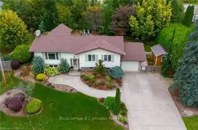 59 POTTAWATOMIE DR Southampton Ontario N0H2L0