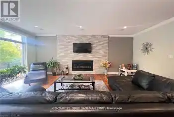 2084 NORTH ROUTLEDGE Park, London, Ontario N6G 0B7, 3 Bedrooms Bedrooms, 12 Rooms Rooms,4 BathroomsBathrooms,All Houses,Sold,NORTH ROUTLEDGE,X9366109