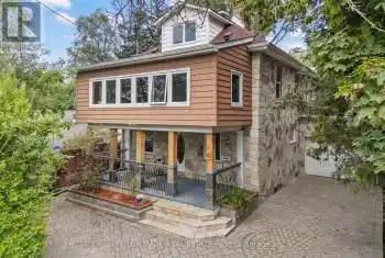 42 Centre St, Brampton, Ontario L6V 1S8, 4 Bedrooms Bedrooms, 11 Rooms Rooms,3 BathroomsBathrooms,All Houses,Sold,Centre,W9370411