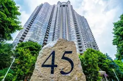 45 Circle Unit 211 Mississauga (Hurontario) Ontario L5R3K4