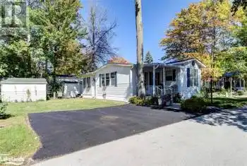 53 TOPAZ St, Wasaga Beach, Ontario L9Z 1X7, 2 Bedrooms Bedrooms, 8 Rooms Rooms,2 BathroomsBathrooms,Commercial,Sold,TOPAZ,S10438531