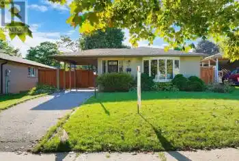 42 Devins Dr, Aurora, Ontario L4G 2Z1, 3 Bedrooms Bedrooms, 6 Rooms Rooms,2 BathroomsBathrooms,All Houses,Sold,Devins,N9375920