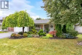 9 Conifer Dr, Toronto, Ontario M9C 1X3, 3 Bedrooms Bedrooms, 8 Rooms Rooms,3 BathroomsBathrooms,All Houses,Sold,Conifer,W9379811