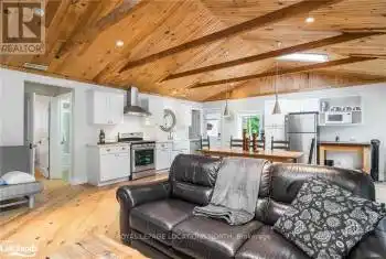 16 Theresa St, Collingwood, Ontario L9Y 0X2, 2 Bedrooms Bedrooms, 6 Rooms Rooms,2 BathroomsBathrooms,All Houses,Sold,Theresa,S8424718
