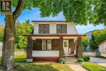 28 ROLAND St, Guelph, Ontario N1H 5Z5, 2 Bedrooms Bedrooms, 8 Rooms Rooms,1 BathroomBathrooms,All Houses,Sold,ROLAND,X10875956