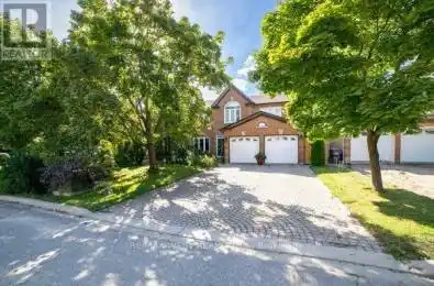 6016 Way Mississauga (East Credit) Ontario L5N4L9