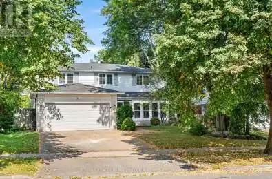 32 Crescent Toronto (Banbury-Don Mills) Ontario M3B3E2