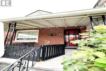 37 Nickle St, Toronto, Ontario M6M 2H7, 3 Bedrooms Bedrooms, 6 Rooms Rooms,1 BathroomBathrooms,All Houses,Rented,Nickle,W9386413