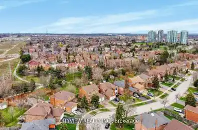 4448 Crescent Mississauga (Central Erin Mills) Ontario L5M4E3