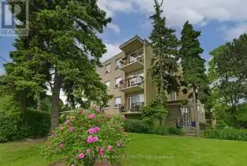 219 Wilson Ave Unit# 403, Toronto, Ontario M5M 3B2, 1 Bedroom Bedrooms, 6 Rooms Rooms,1 BathroomBathrooms,Condo,Rented,Wilson,C9392130