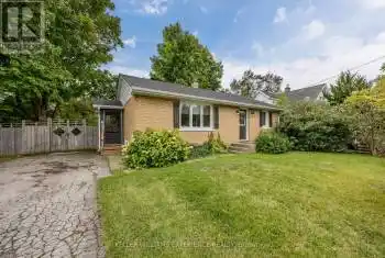 417 Blake St, Barrie, Ontario L4M 1L1, 2 Bedrooms Bedrooms, 5 Rooms Rooms,2 BathroomsBathrooms,All Houses,Sold,Blake,S9393937