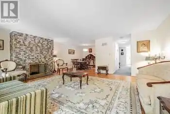 63 James Foxway, Toronto, Ontario M2K 2S2, 3 Bedrooms Bedrooms, 8 Rooms Rooms,3 BathroomsBathrooms,All Houses,Sold,James Foxway,C9396258