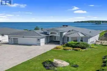 679 Aberdeen Blvd, Midland, Ontario L4R 5N9, 2 Bedrooms Bedrooms, 9 Rooms Rooms,5 BathroomsBathrooms,All Houses,Sold,Aberdeen,S8486082
