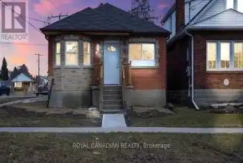 121 Patricia Ave, Oshawa, Ontario L1G 5X7, 2 Bedrooms Bedrooms, 5 Rooms Rooms,2 BathroomsBathrooms,All Houses,Rented,Patricia,E9398369