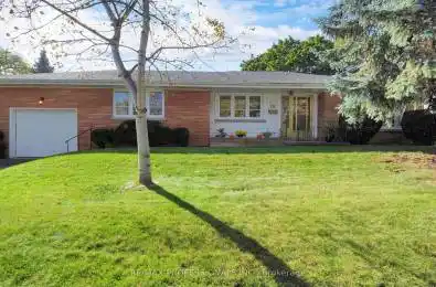 28 Larstone Avenue Toronto (Stonegate-Queensway) Ontario M8Z2N8