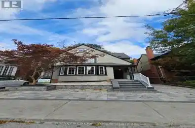 8 Walmsley Boulevard Toronto (Yonge-St. Clair) Ontario M4V1X6