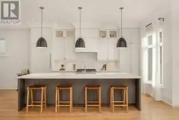 62 Clissold Rd, Toronto, Ontario M8Z 4T8, 4 Bedrooms Bedrooms, 12 Rooms Rooms,5 BathroomsBathrooms,All Houses,Sold,Clissold,W9399200
