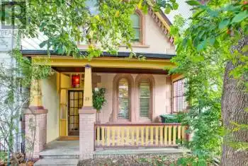29 Lippincott St, Toronto, Ontario M5T 2R6, 3 Bedrooms Bedrooms, 7 Rooms Rooms,2 BathroomsBathrooms,All Houses,Rented,Lippincott,C9415062