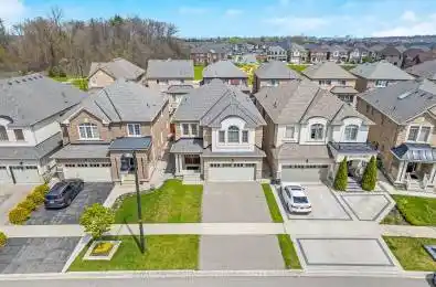 27 Gruenwald Gate Brampton (Bram West) Ontario L6Y6C3