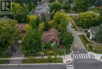 1416 Islington Ave, Toronto, Ontario M9A 3K7, 2 Bedrooms Bedrooms, 8 Rooms Rooms,2 BathroomsBathrooms,All Houses,Sold,Islington,W9461830