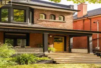 41 Callender St, Toronto, Ontario M6R 2H2, 4 Bedrooms Bedrooms, 7 Rooms Rooms,3 BathroomsBathrooms,All Houses,Sold,Callender,W9476444