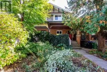 47 Ashburnham Rd, Toronto, Ontario M6H 2K4, 3 Bedrooms Bedrooms, 7 Rooms Rooms,2 BathroomsBathrooms,All Houses,Sold,Ashburnham,W9495890