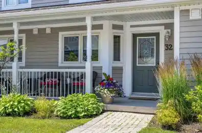 32 Cranberry Surf Collingwood Ontario L9Y 5C4
