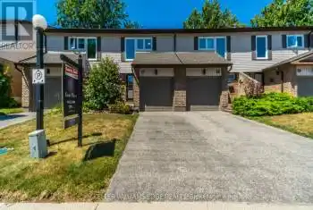 2411 Sovereign St Unit# 17, Oakville, Ontario L6L 1M1, 3 Bedrooms Bedrooms, 6 Rooms Rooms,2 BathroomsBathrooms,All Houses,Sold,Sovereign,W9506950