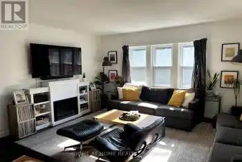 1-1 Sprucehill Rd, Toronto, Ontario M4E 3G2, 2 Bedrooms Bedrooms, 7 Rooms Rooms,2 BathroomsBathrooms,All Houses,Rented,Sprucehill,E9767759