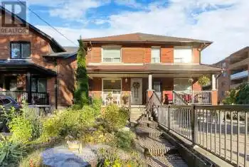 3 Hector Ave, Toronto, Ontario M6G 3G2, 3 Bedrooms Bedrooms, 6 Rooms Rooms,2 BathroomsBathrooms,All Houses,Sold,Hector,C9524420