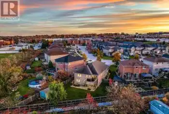 14 Arch Brown Crt, Barrie, Ontario L4M 0C6, 2 Bedrooms Bedrooms, 11 Rooms Rooms,3 BathroomsBathrooms,All Houses,Sold,Arch Brown,S9769836