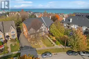 128 Edgewater Dr, Hamilton, Ontario L8E 4Z3, 2 Bedrooms Bedrooms, 8 Rooms Rooms,4 BathroomsBathrooms,All Houses,Sold,Edgewater,X10209262