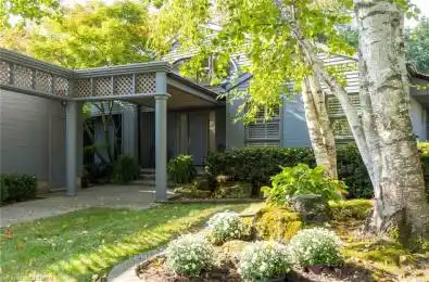 36 HOWARD Ave Oakville Ontario L6J 3Y3