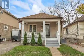 120 Vale Ave, St. Catharines, Ontario L2R 1T8, 2 Bedrooms Bedrooms, 6 Rooms Rooms,1 BathroomBathrooms,All Houses,Sold,Vale,X10411746