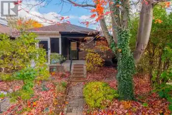 9 Berkshire Ave, Toronto, Ontario M4M 2Z6, 2 Bedrooms Bedrooms, 5 Rooms Rooms,2 BathroomsBathrooms,All Houses,Sold,Berkshire,E10412492