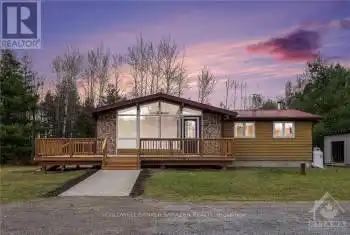 177 CALABOGIE Rd, McNab/Braeside, Ontario K7S 3G8, 2 Bedrooms Bedrooms, 7 Rooms Rooms,1 BathroomBathrooms,All Houses,Sold,McNab Township Office,CALABOGIE,X10419351