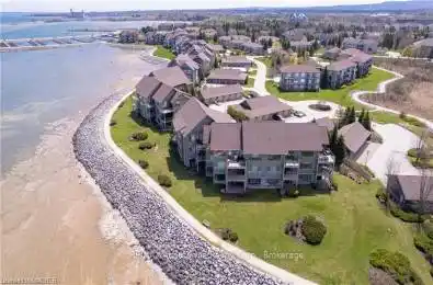 556 MARINERS Way Collingwood Ontario L9Y 5C7