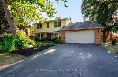 1512 WESTBURY Ave Burlington Ontario L7P 1M2